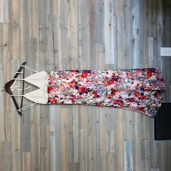 Yuriceli Co. maxi halter top dress size small/medium, beige and red roses - Picture 1 of 7